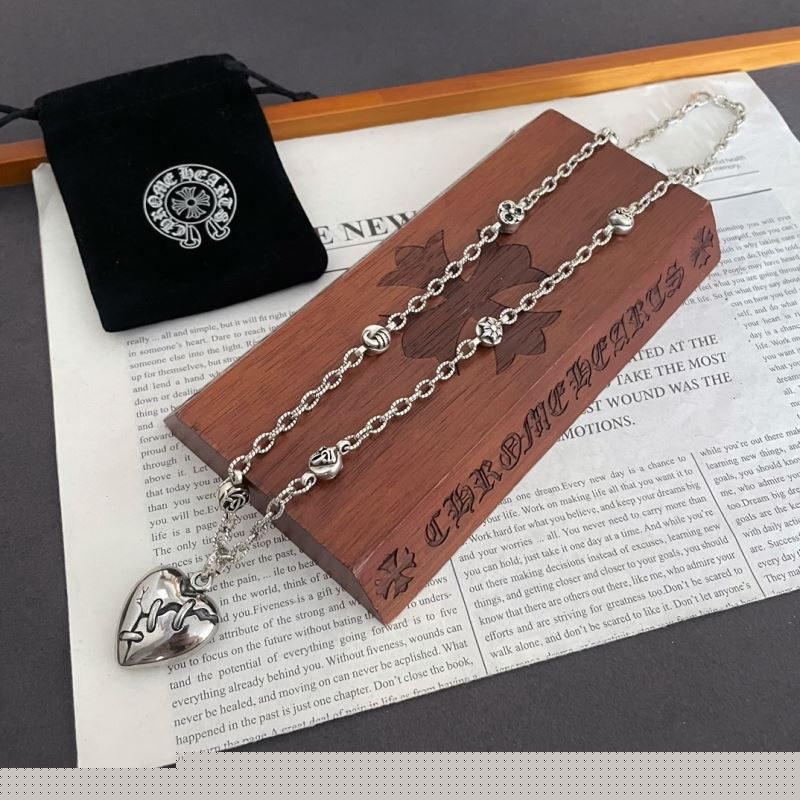 Ch**me He**ts necklaces